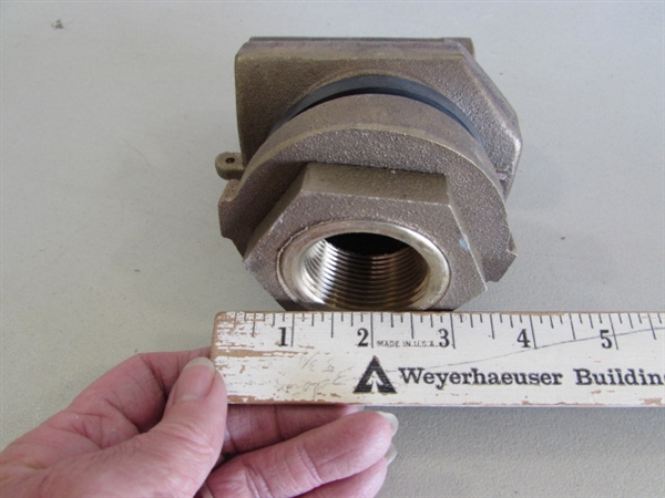 1.5 BRASS PITLESS PUMP ADAPTER