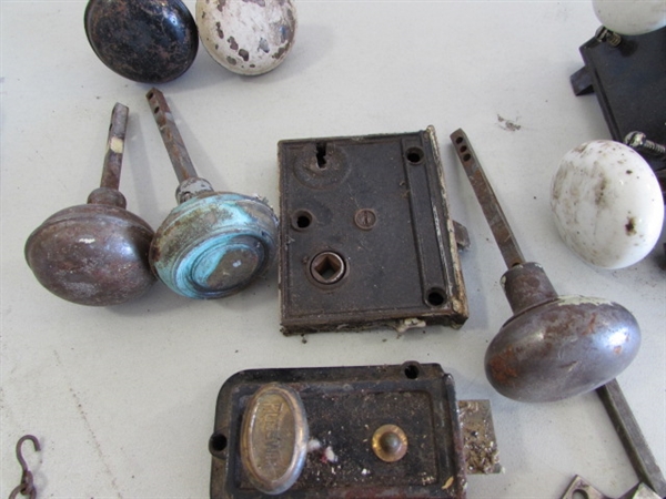 VINTAGE DOOR & WINDOW HARDWARE