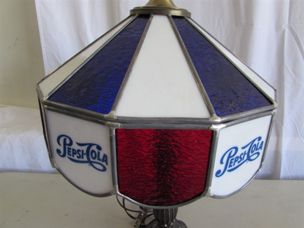 STAINED GLASS PEPSI-COLA TABLE LAMP