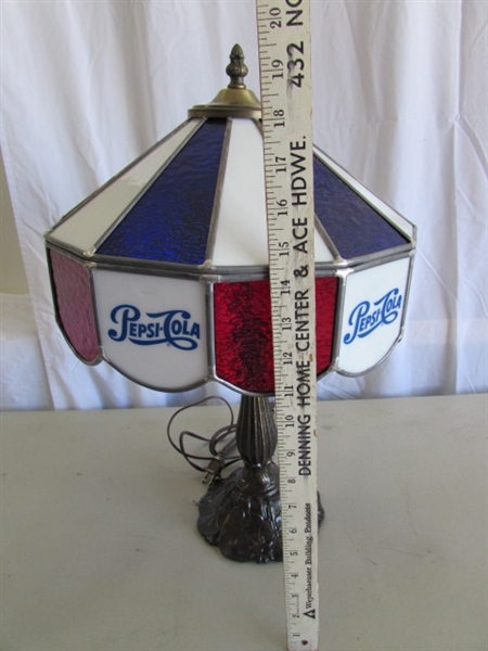 STAINED GLASS PEPSI-COLA TABLE LAMP
