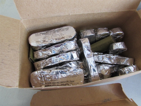VINTAGE ARMY MESS KITS & MORE