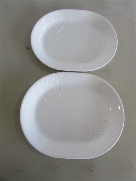WOODEN CHIP/DIP TRAYS & 2 CORELLE OVAL PLATTERS