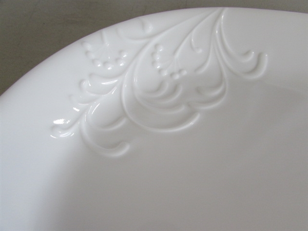 WOODEN CHIP/DIP TRAYS & 2 CORELLE OVAL PLATTERS