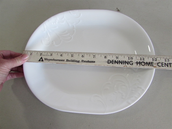 WOODEN CHIP/DIP TRAYS & 2 CORELLE OVAL PLATTERS