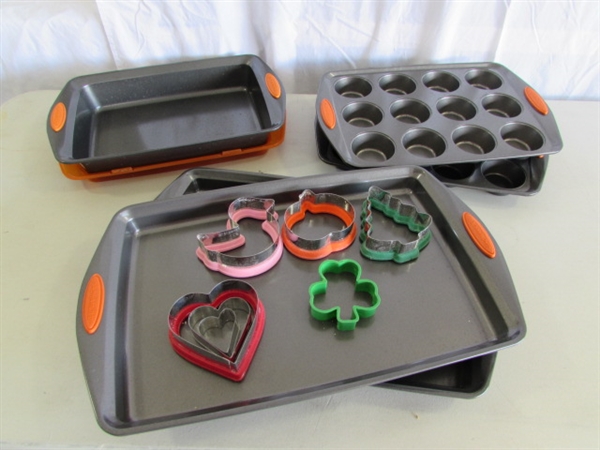 RACHEL RAY BAKING PANS