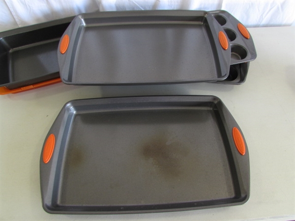 RACHEL RAY BAKING PANS