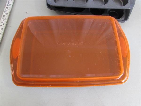 RACHEL RAY BAKING PANS