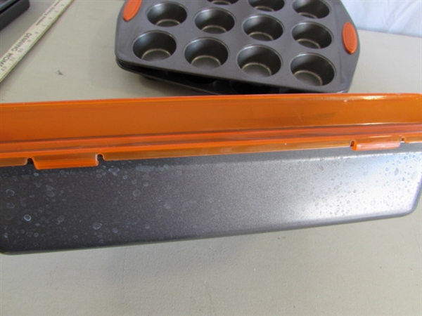RACHEL RAY BAKING PANS