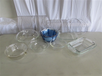 CLEAR & BLUE PYREX & ANCHOR HOCKING GLASS KITCHENWARE & METAL COOLING RACKS