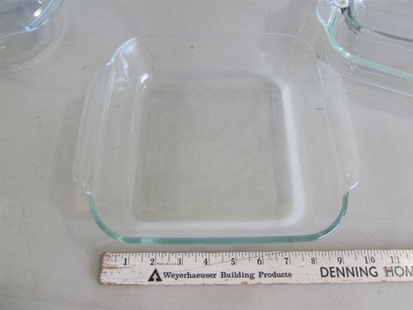 CLEAR & BLUE PYREX & ANCHOR HOCKING GLASS KITCHENWARE & METAL COOLING RACKS