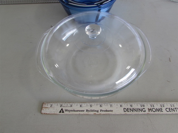 CLEAR & BLUE PYREX & ANCHOR HOCKING GLASS KITCHENWARE & METAL COOLING RACKS