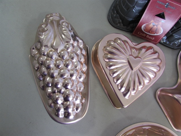 VINTAGE COPPER JELLO MOLDS & CASTLE BUNDT CAKE MOLD
