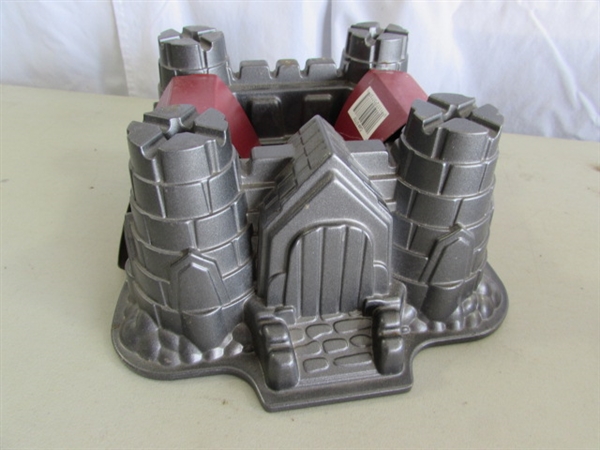 VINTAGE COPPER JELLO MOLDS & CASTLE BUNDT CAKE MOLD