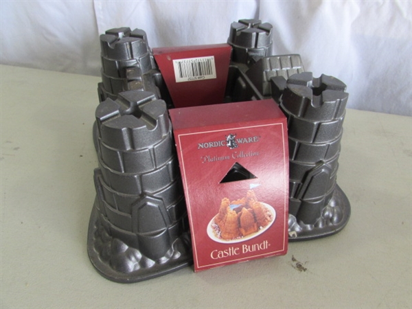 VINTAGE COPPER JELLO MOLDS & CASTLE BUNDT CAKE MOLD