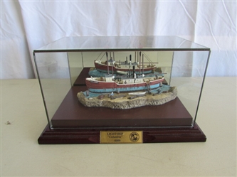 LIMITED EDITION LIGHTSHIP "COLUMBIA" #1323/4000 IN GLASS CASE