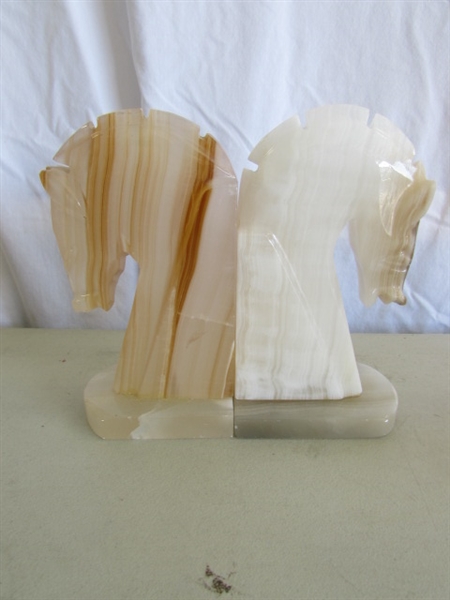2 SETS OF CARVED ONYX HORSE HEAD BOOKENDS