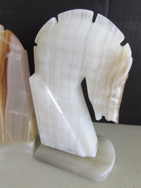 2 SETS OF CARVED ONYX HORSE HEAD BOOKENDS