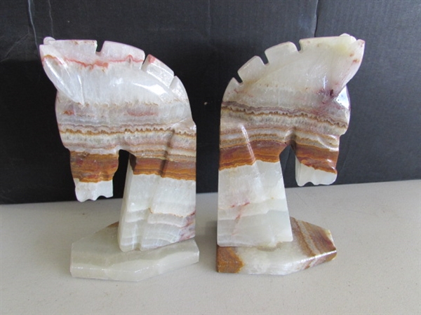 2 SETS OF CARVED ONYX HORSE HEAD BOOKENDS