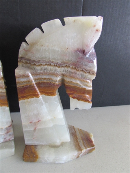 2 SETS OF CARVED ONYX HORSE HEAD BOOKENDS