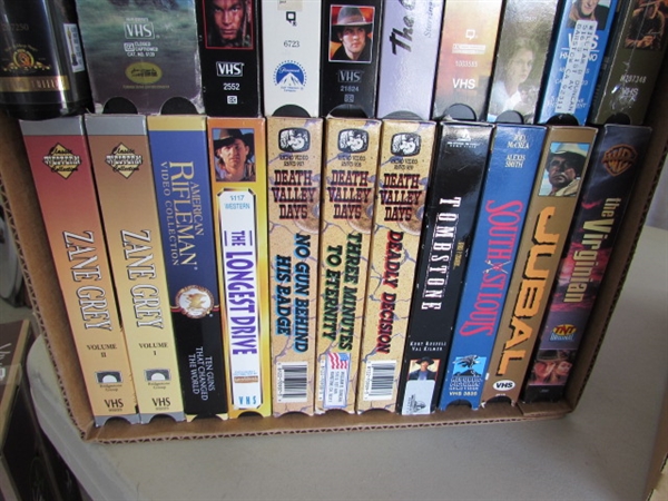 LARGE COLLECTION OF 100+ VHS MOVIES