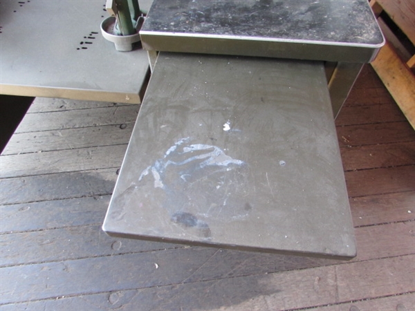 INDUSTRIAL METAL DESK WITH RELOADING SUPPLIES
