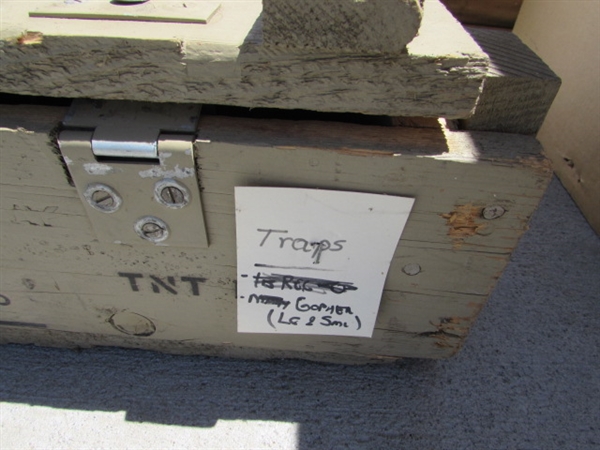 VINTAGE WOODEN AMMO CRATE/BOX WITH TRAPS