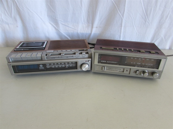 2 VINTAGE CASSETTE AM/FM CLOCK RADIOS