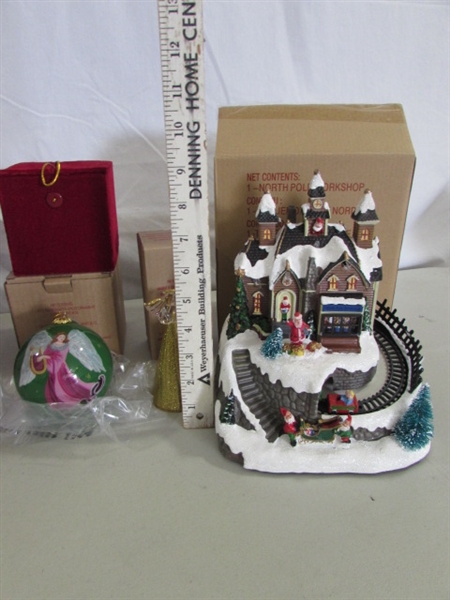 CHRISTMAS LIGHTHOUSE DECOR & MORE
