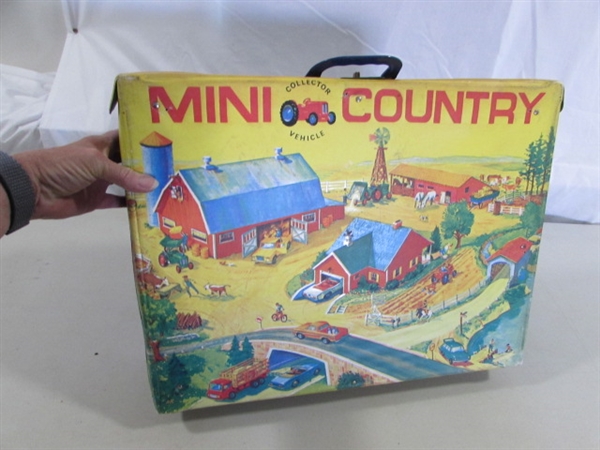 VINTAGE MATCHBOX FOLD-OUT PLAYSETS, RACETRACK & HOT WHEELS ITEMS