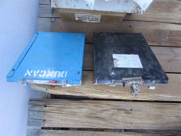 3 SMALL AIR GUN PELLET TRAPS & BOX OF PAPER TARGETS