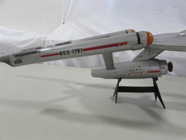 STAR TREK USS ENTERPRISE & KLINGON D7 BATTLE CRUISER MODELS