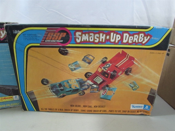 3 VINTAGE SMASH UP PLAY SETS