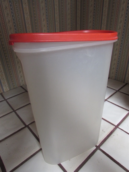 ASSORTED PLASTIC STORAGE CONTAINERS, MINI CHOPPERS & DISPOSABLE CUPS & PLATES