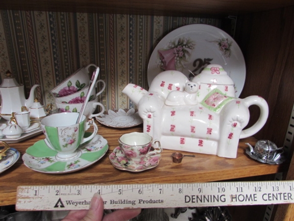VARIETY OF MINIATURE TEA CUPS, SAUCERS AND TEAPOT W/ ONE 25 YEAR ANNIVERSARY PLATE