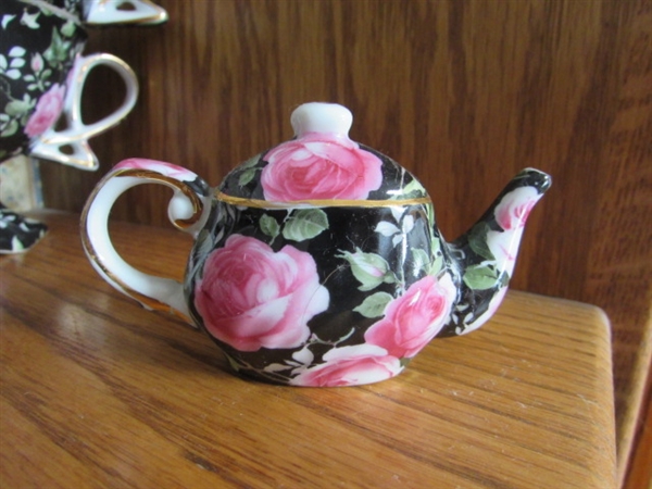 VICTORIA'S GARDEN TEA CUP, SAUCERS & POTS
