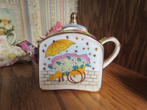 MINI TEAPOT COLLECTION & COASTERS