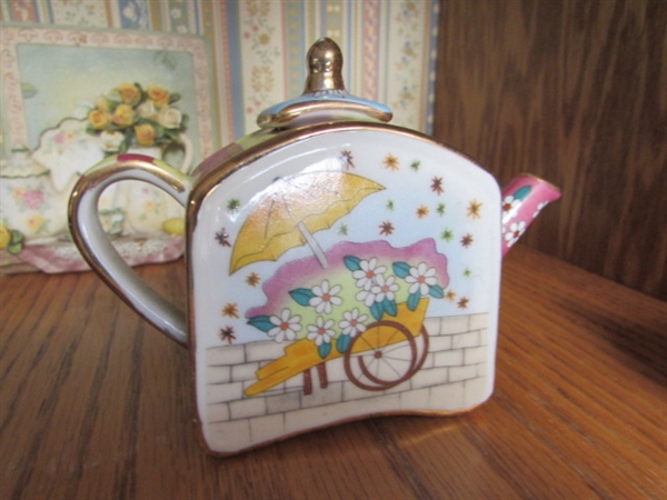 MINI TEAPOT COLLECTION & COASTERS