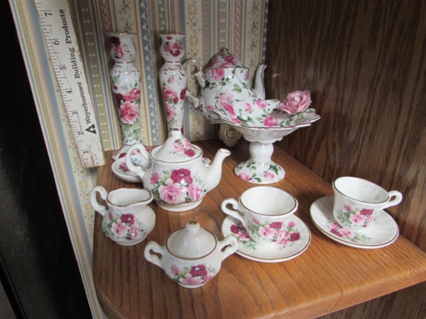 QUEEN BESS CHINA MINI TEA COLLECTION W/TWO CANDLESTICK HOLDERS