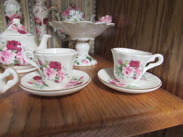 QUEEN BESS CHINA MINI TEA COLLECTION W/TWO CANDLESTICK HOLDERS