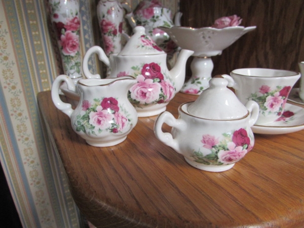 QUEEN BESS CHINA MINI TEA COLLECTION W/TWO CANDLESTICK HOLDERS