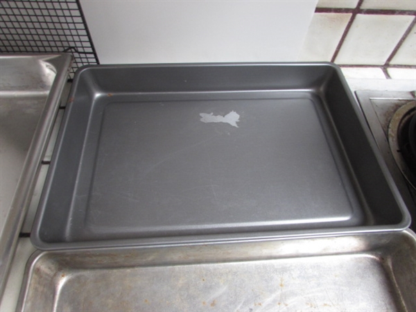 STICKY RICE BASKET, LARGE MIXING BOWL & VARIETY OF BAKING PANS