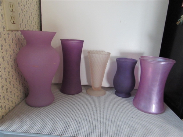 LARGE ASSORTMENT OF VASES & CANDLE JARS