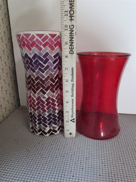 LARGE ASSORTMENT OF VASES & CANDLE JARS