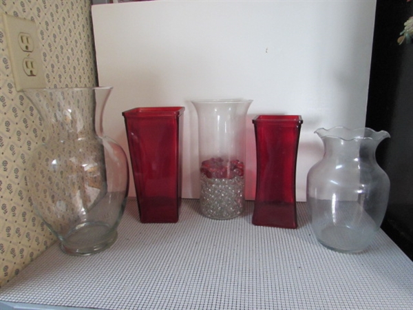 LARGE ASSORTMENT OF VASES & CANDLE JARS