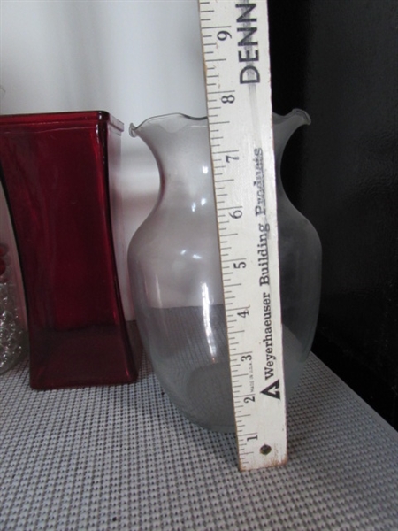 LARGE ASSORTMENT OF VASES & CANDLE JARS