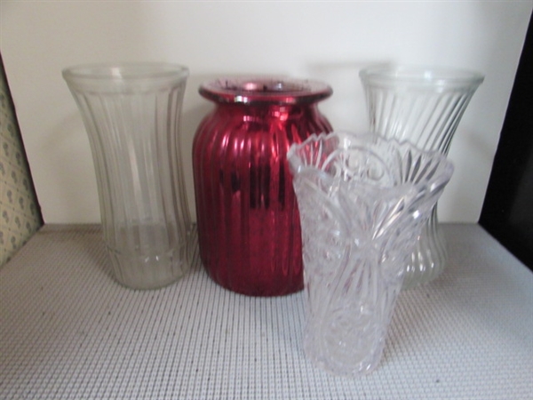 LARGE ASSORTMENT OF VASES & CANDLE JARS