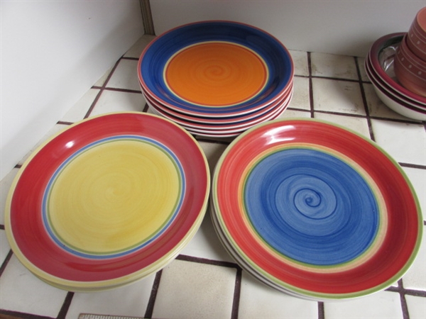 ROYAL NORFOLK MAMBO DINNER PLATES, BOWLS & PALAKS JEWEL COLORED GLASS TUMBLERS