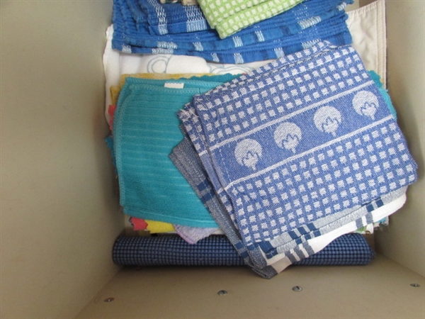 LARGE ASSORTMENT OF KITCHEN TOWELS AND PLACEMATS