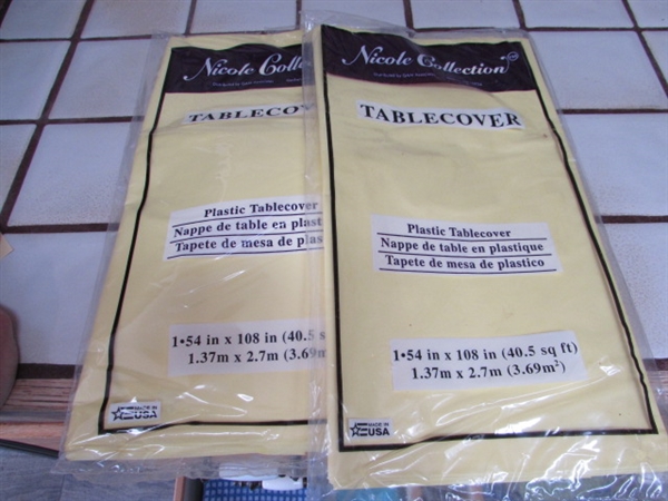 LARGE ASSORTMENT OF KITCHEN TOWELS AND PLACEMATS