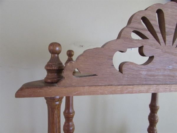 VINTAGE ETAGERE BOOKCASE & 2 SHELVES